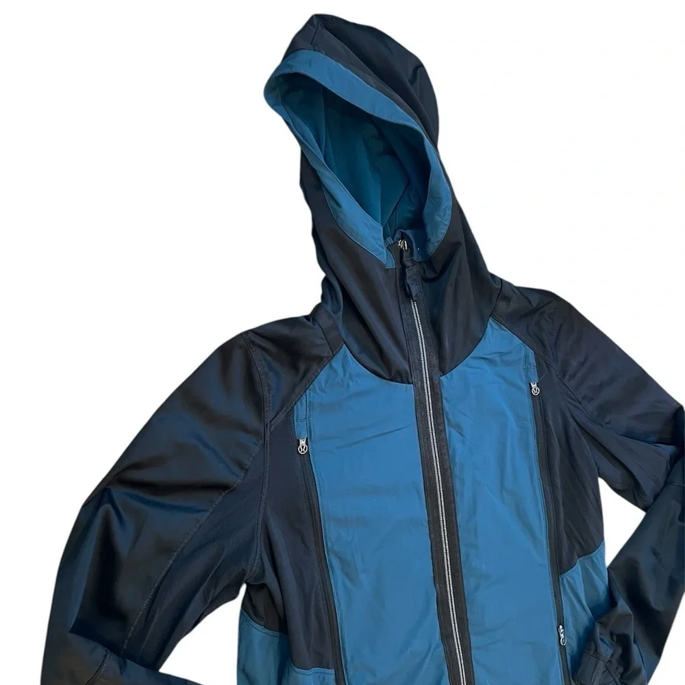 Lululemon Right Round Teal and Black Hooded Jacket